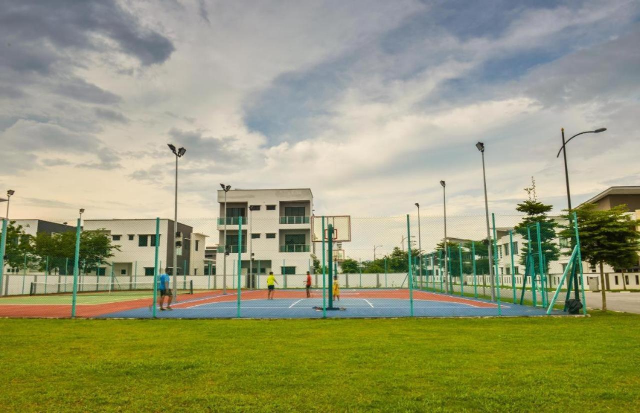 Setia Home Sitiawan Ktv 12+4 Pax Exterior foto
